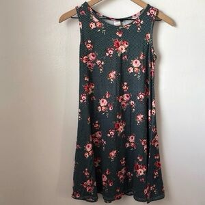 women’s green floral dress